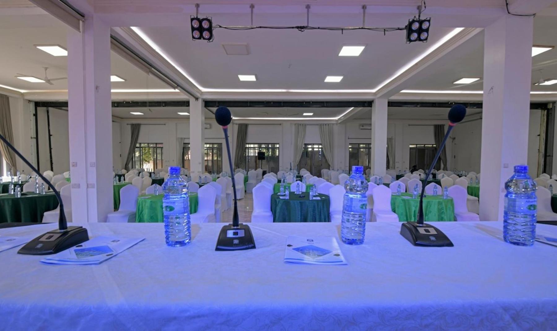 Hoima Buffalo Hotel & Business Hub Ltd エクステリア 写真