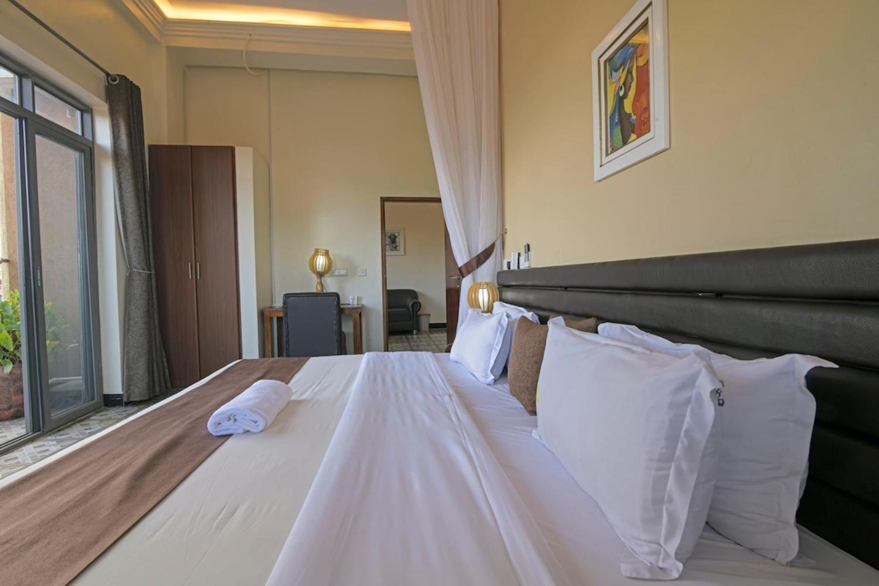 Hoima Buffalo Hotel & Business Hub Ltd エクステリア 写真